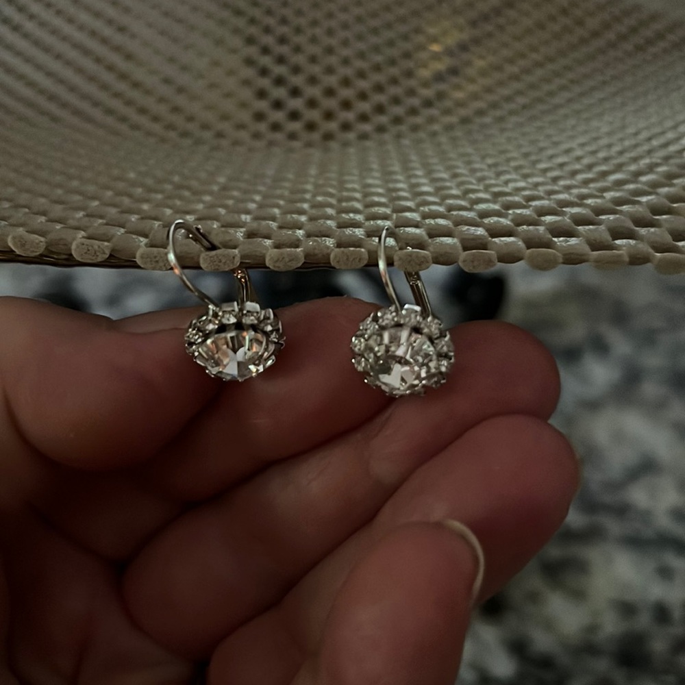 CRYSTALS🐝🐝DROP EARRINGS - Picture 8 of 10